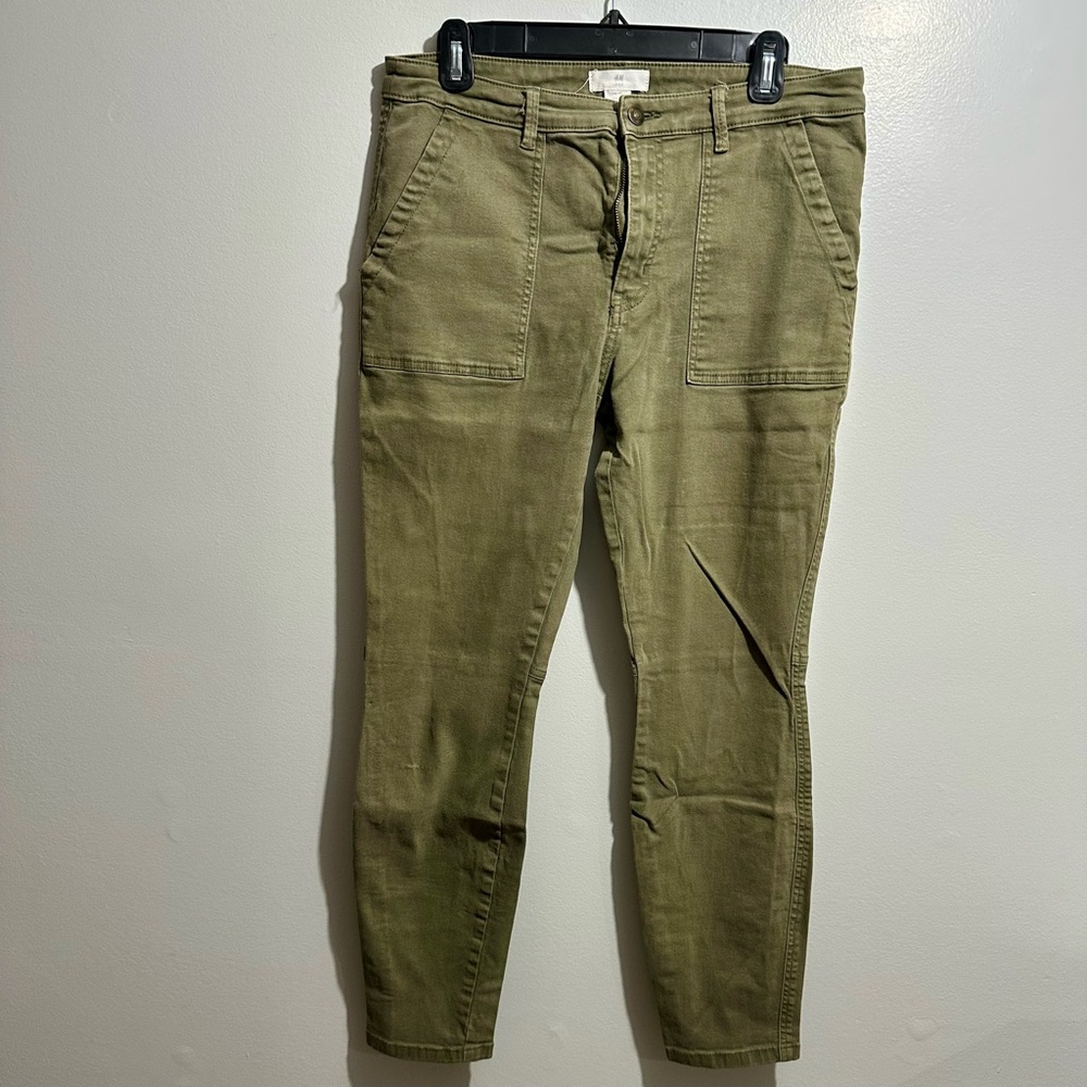 H&M Woman's Khaki Cargo Pants (R1)